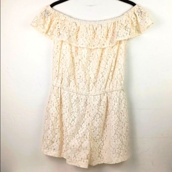 BONGO LACE RUFFLED ON or OFF THE SHOULDER GORGEOUS LINED ROMPER SZ M - Picture 6 of 12
